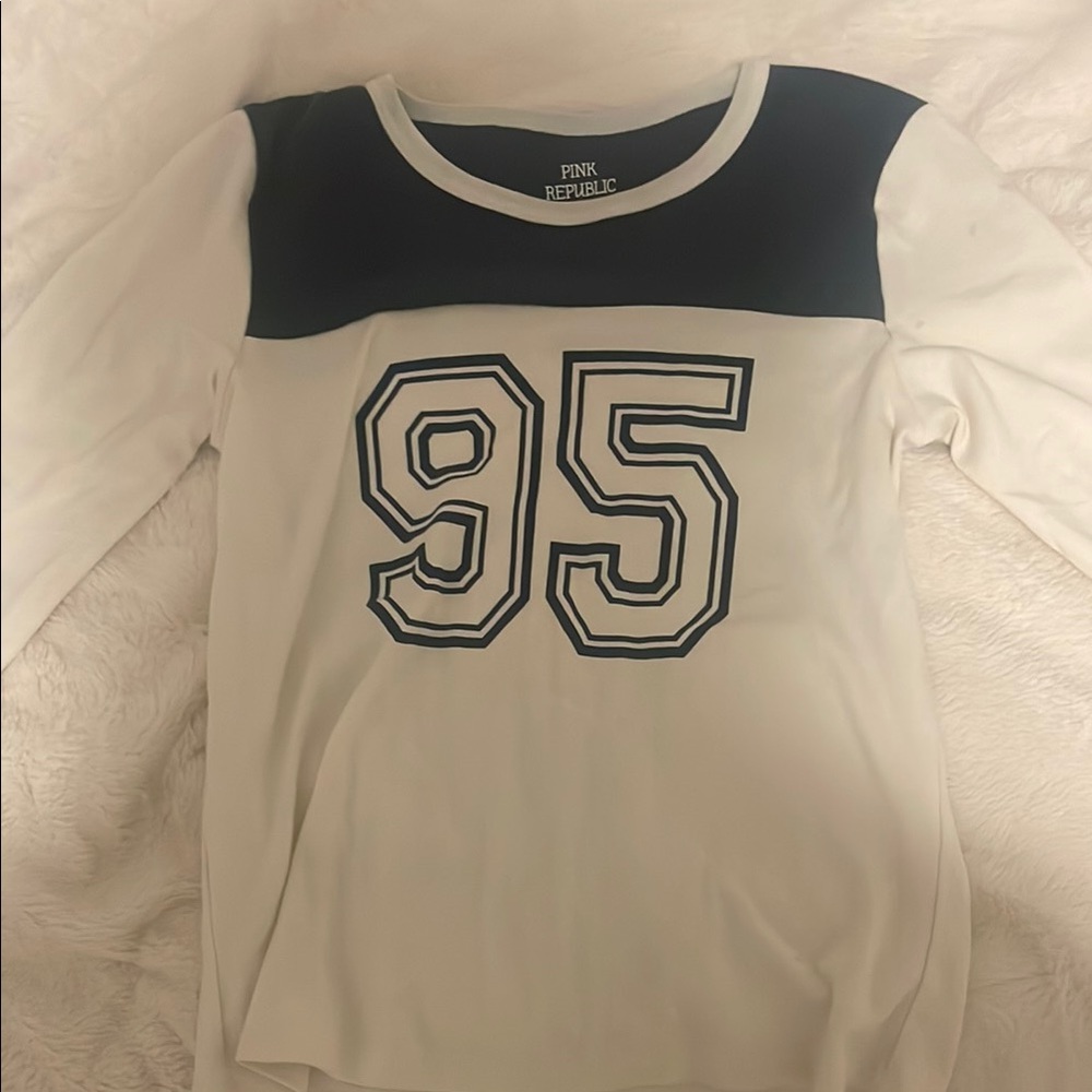 Pink Republic Black and White Graphic Long Sleeve Top